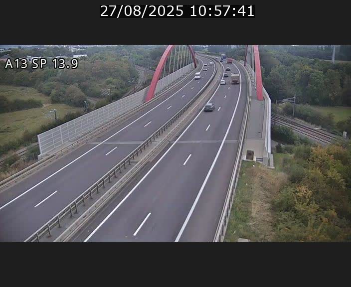 Traffic live webcam Luxembourg Kayl - A13 direction Esch-sur-Alzette/Luxembourg-ville - BK 13.9