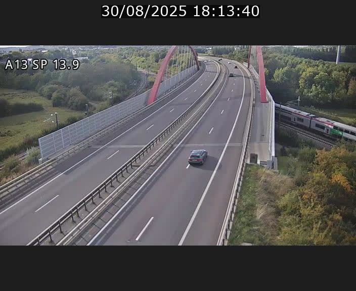 Traffic live webcam Luxembourg Kayl - A13 direction Esch-sur-Alzette/Luxembourg-ville - BK 13.9