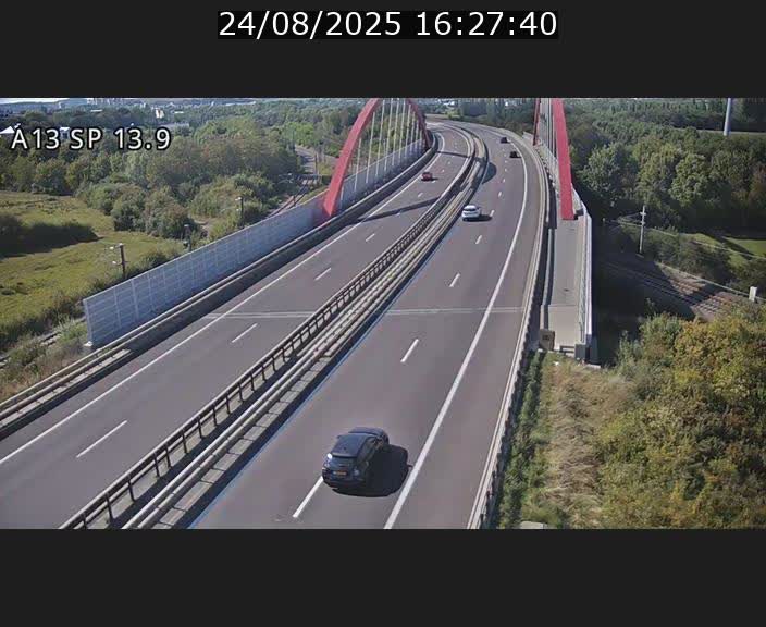 Traffic live webcam Luxembourg Kayl - A13 direction Esch-sur-Alzette/Luxembourg-ville - BK 13.9