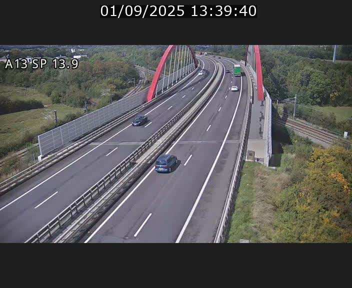 Traffic live webcam Luxembourg Kayl - A13 direction Esch-sur-Alzette/Luxembourg-ville - BK 13.9
