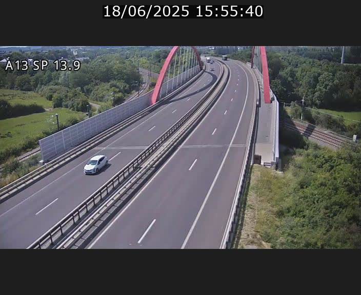 Traffic live webcam Luxembourg Kayl - A13 direction Esch-sur-Alzette/Luxembourg-ville - BK 13.9