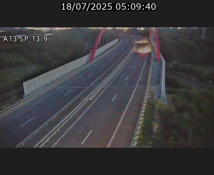 <h2>Traffic live webcam Luxembourg Kayl - A13 direction Esch-sur-Alzette/Luxembourg-ville - BK 13.9</h2>
