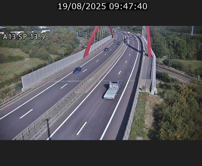 <h2>Traffic live webcam Luxembourg Kayl - A13 direction Esch-sur-Alzette/Luxembourg-ville - BK 13.9</h2>