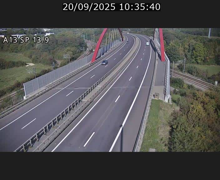 <h2>Traffic live webcam Luxembourg Kayl - A13 direction Esch-sur-Alzette/Luxembourg-ville - BK 13.9</h2>