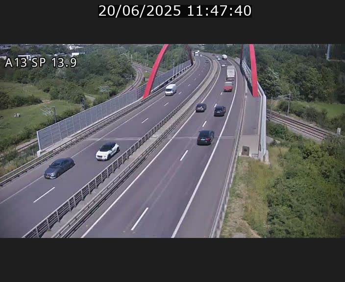 <h2>Traffic live webcam Luxembourg Kayl - A13 direction Esch-sur-Alzette/Luxembourg-ville - BK 13.9</h2>