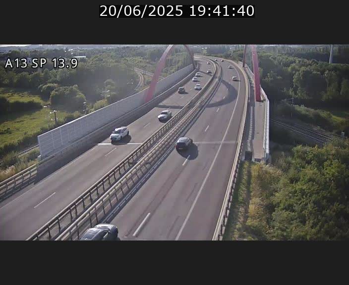 <h2>Traffic live webcam Luxembourg Kayl - A13 direction Esch-sur-Alzette/Luxembourg-ville - BK 13.9</h2>