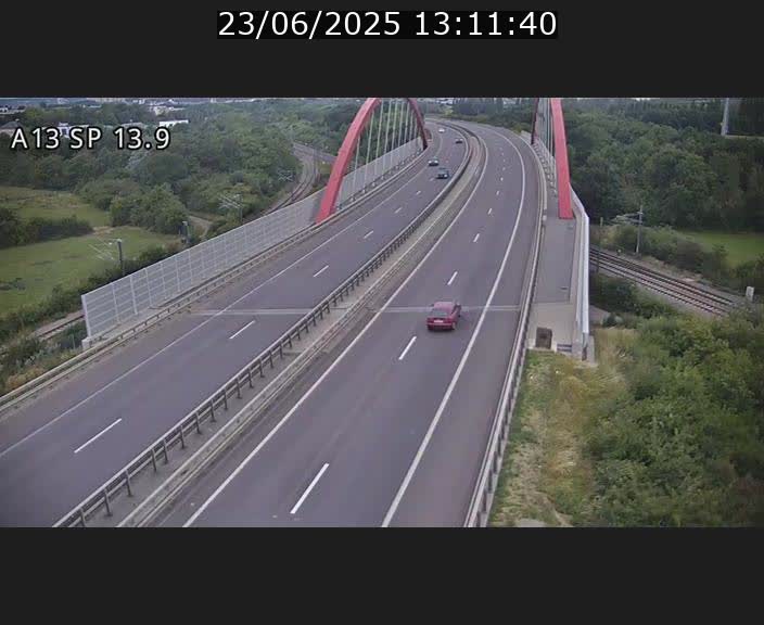 <h2>Traffic live webcam Luxembourg Kayl - A13 direction Esch-sur-Alzette/Luxembourg-ville - BK 13.9</h2>