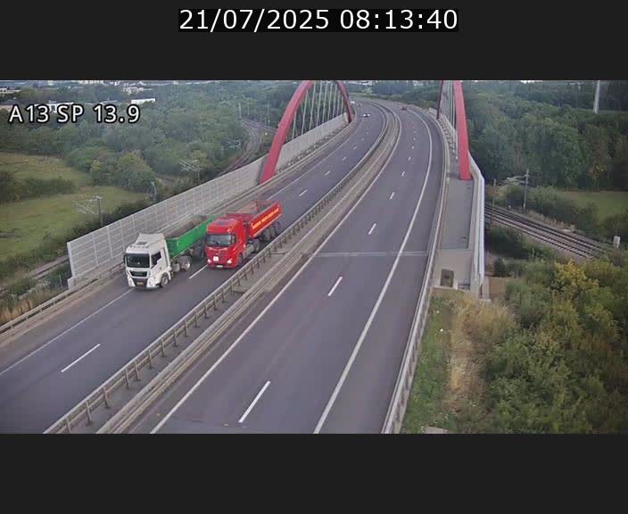 <h2>Traffic live webcam Luxembourg Kayl - A13 direction Esch-sur-Alzette/Luxembourg-ville - BK 13.9</h2>