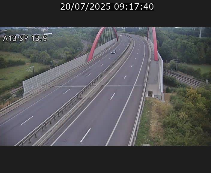 <h2>Traffic live webcam Luxembourg Kayl - A13 direction Esch-sur-Alzette/Luxembourg-ville - BK 13.9</h2>