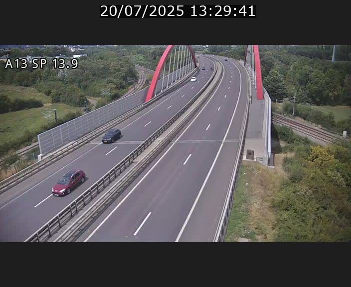 <h2>Traffic live webcam Luxembourg Kayl - A13 direction Esch-sur-Alzette/Luxembourg-ville - BK 13.9</h2>