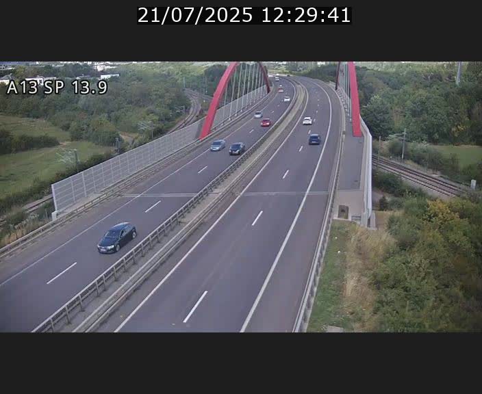 <h2>Traffic live webcam Luxembourg Kayl - A13 direction Esch-sur-Alzette/Luxembourg-ville - BK 13.9</h2>