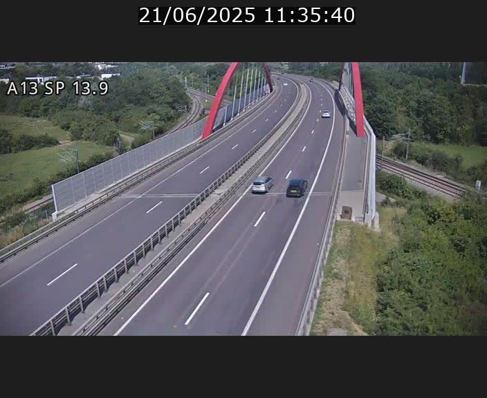 <h2>Traffic live webcam Luxembourg Kayl - A13 direction Esch-sur-Alzette/Luxembourg-ville - BK 13.9</h2>