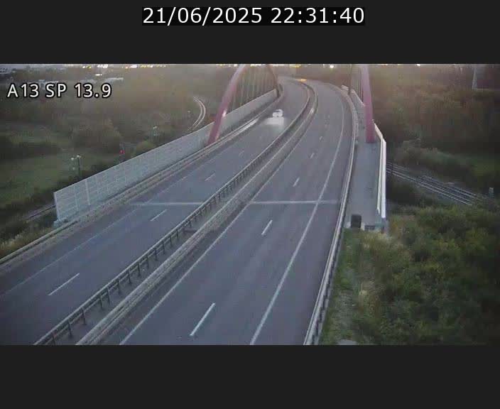 <h2>Traffic live webcam Luxembourg Kayl - A13 direction Esch-sur-Alzette/Luxembourg-ville - BK 13.9</h2>