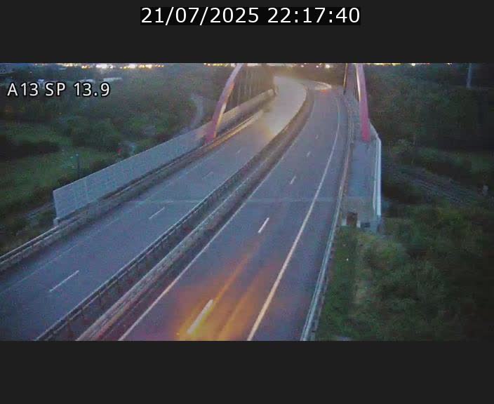 <h2>Traffic live webcam Luxembourg Kayl - A13 direction Esch-sur-Alzette/Luxembourg-ville - BK 13.9</h2>