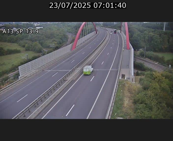 <h2>Traffic live webcam Luxembourg Kayl - A13 direction Esch-sur-Alzette/Luxembourg-ville - BK 13.9</h2>