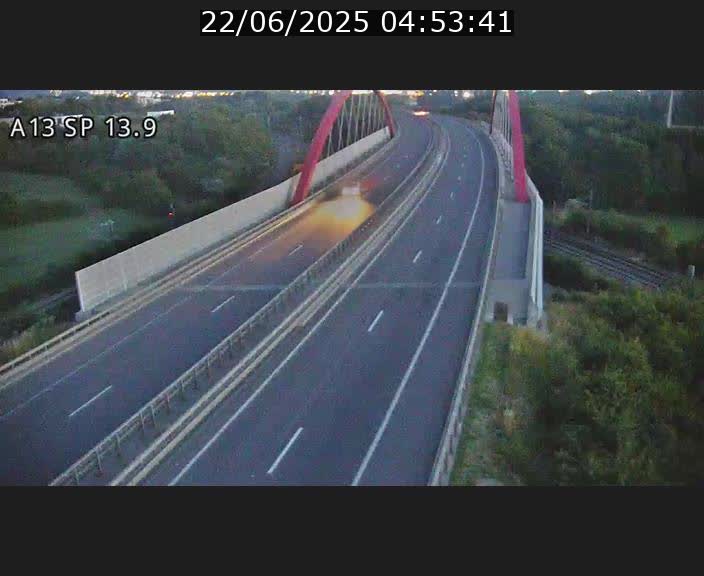 <h2>Traffic live webcam Luxembourg Kayl - A13 direction Esch-sur-Alzette/Luxembourg-ville - BK 13.9</h2>