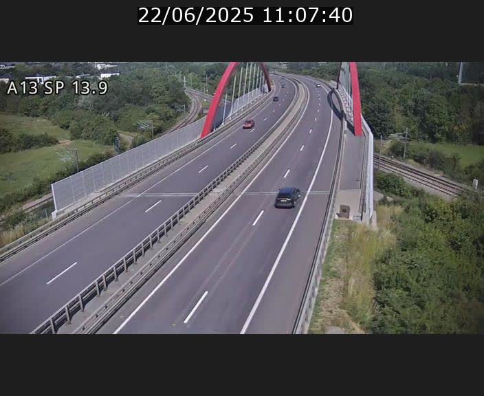 <h2>Traffic live webcam Luxembourg Kayl - A13 direction Esch-sur-Alzette/Luxembourg-ville - BK 13.9</h2>
