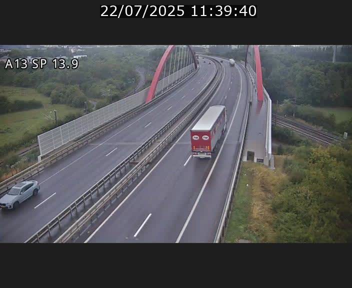 <h2>Traffic live webcam Luxembourg Kayl - A13 direction Esch-sur-Alzette/Luxembourg-ville - BK 13.9</h2>
