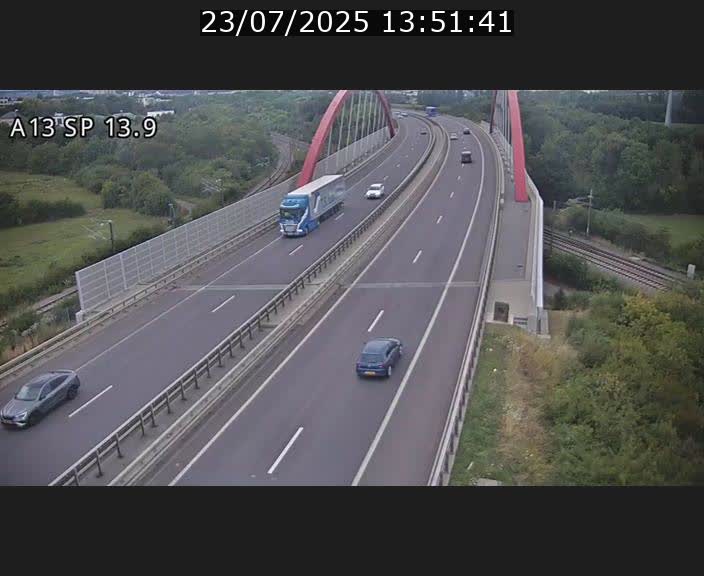 <h2>Traffic live webcam Luxembourg Kayl - A13 direction Esch-sur-Alzette/Luxembourg-ville - BK 13.9</h2>