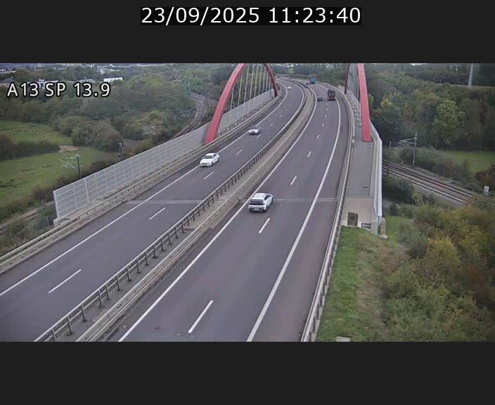 <h2>Traffic live webcam Luxembourg Kayl - A13 direction Esch-sur-Alzette/Luxembourg-ville - BK 13.9</h2>