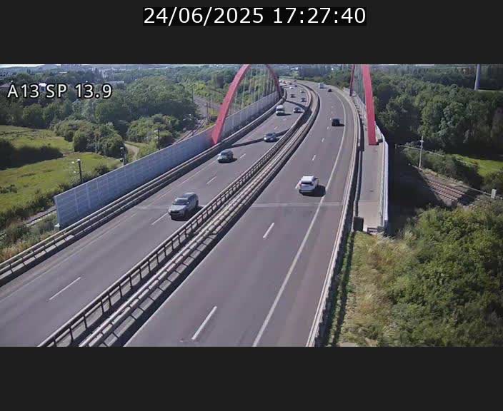 <h2>Traffic live webcam Luxembourg Kayl - A13 direction Esch-sur-Alzette/Luxembourg-ville - BK 13.9</h2>