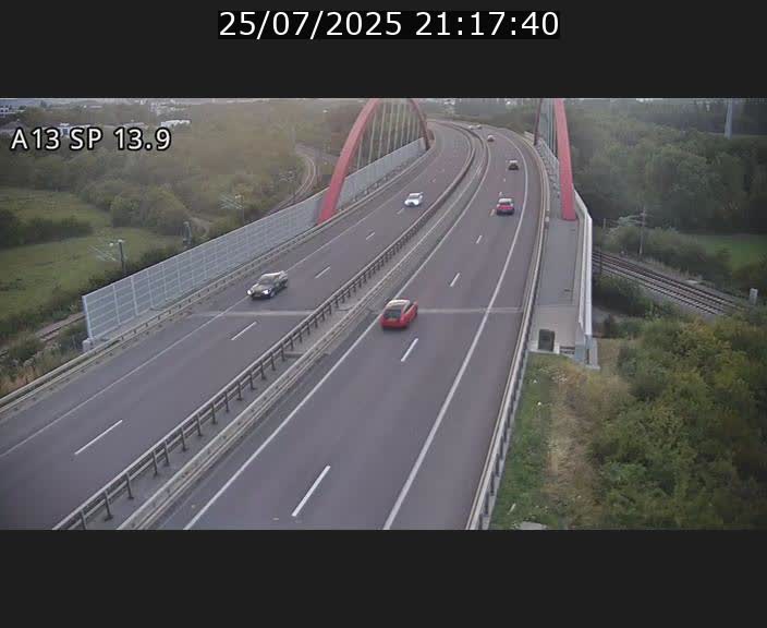 <h2>Traffic live webcam Luxembourg Kayl - A13 direction Esch-sur-Alzette/Luxembourg-ville - BK 13.9</h2>