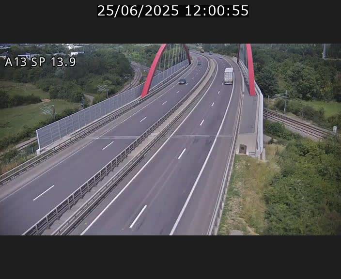 <h2>Traffic live webcam Luxembourg Kayl - A13 direction Esch-sur-Alzette/Luxembourg-ville - BK 13.9</h2>