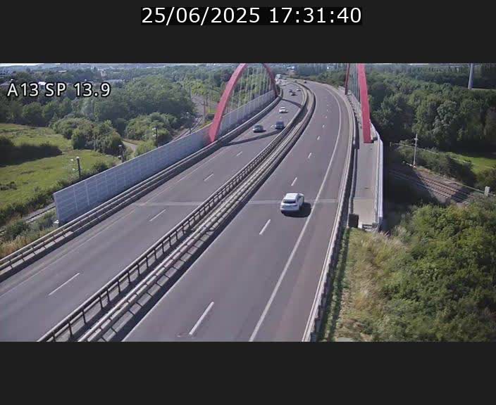 <h2>Traffic live webcam Luxembourg Kayl - A13 direction Esch-sur-Alzette/Luxembourg-ville - BK 13.9</h2>