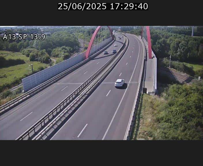 <h2>Traffic live webcam Luxembourg Kayl - A13 direction Esch-sur-Alzette/Luxembourg-ville - BK 13.9</h2>