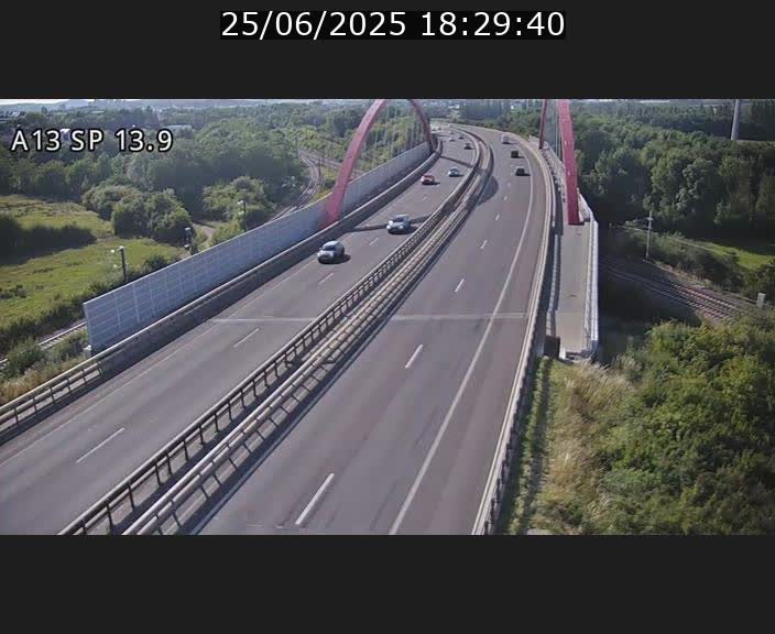 <h2>Traffic live webcam Luxembourg Kayl - A13 direction Esch-sur-Alzette/Luxembourg-ville - BK 13.9</h2>