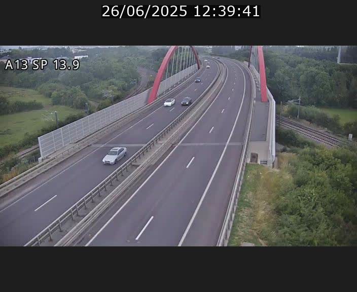 <h2>Traffic live webcam Luxembourg Kayl - A13 direction Esch-sur-Alzette/Luxembourg-ville - BK 13.9</h2>