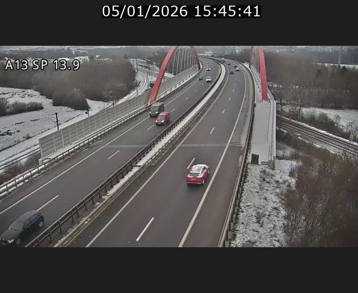 Traffic live webcam Luxembourg Kayl - A13 direction Esch-sur-Alzette/Luxembourg-ville - BK 13.9