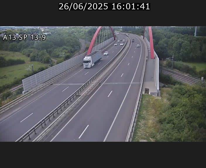 <h2>Traffic live webcam Luxembourg Kayl - A13 direction Esch-sur-Alzette/Luxembourg-ville - BK 13.9</h2>