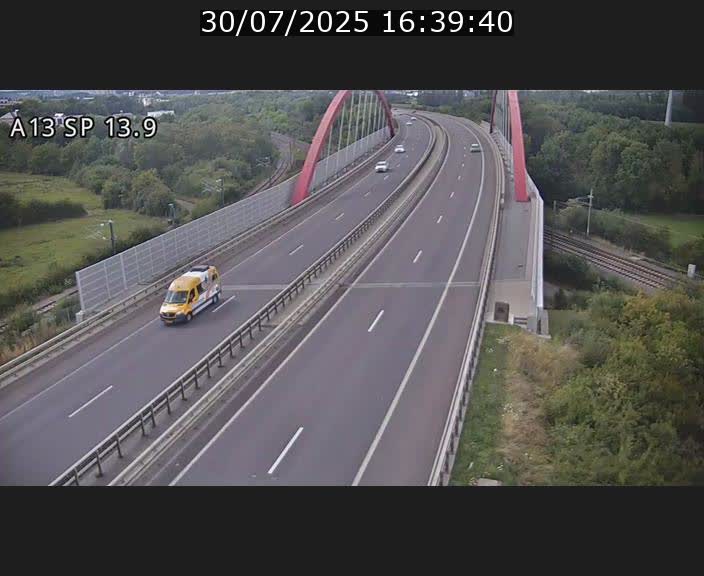 <h2>Traffic live webcam Luxembourg Kayl - A13 direction Esch-sur-Alzette/Luxembourg-ville - BK 13.9</h2>