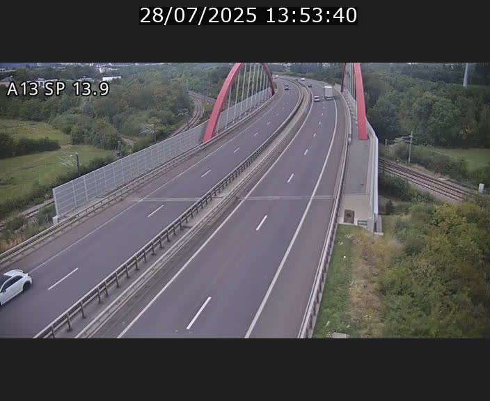 <h2>Traffic live webcam Luxembourg Kayl - A13 direction Esch-sur-Alzette/Luxembourg-ville - BK 13.9</h2>