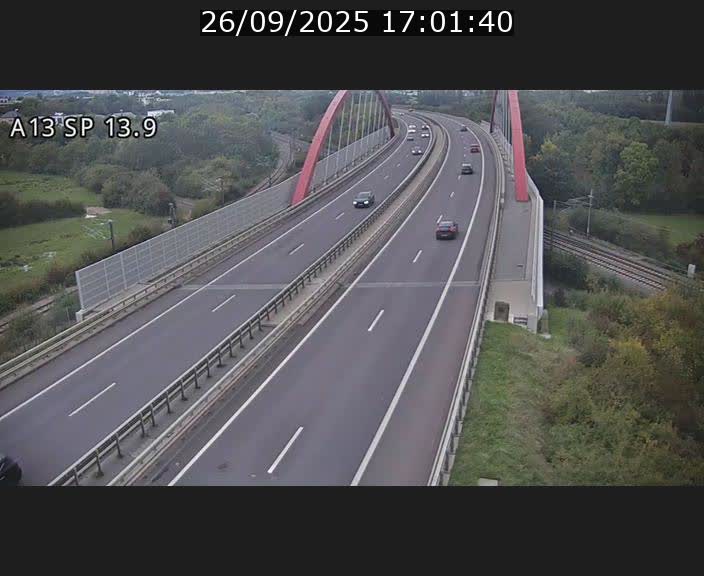 <h2>Traffic live webcam Luxembourg Kayl - A13 direction Esch-sur-Alzette/Luxembourg-ville - BK 13.9</h2>