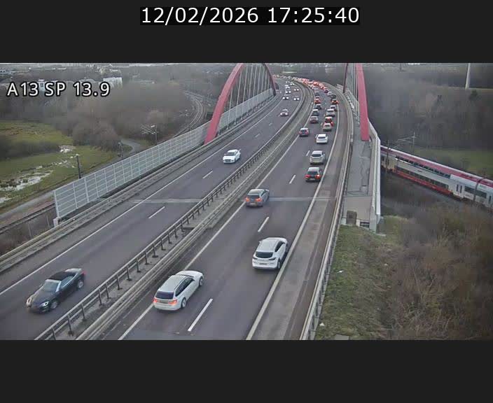 <h2>Traffic live webcam Luxembourg Kayl - A13 direction Esch-sur-Alzette/Luxembourg-ville - BK 13.9</h2>