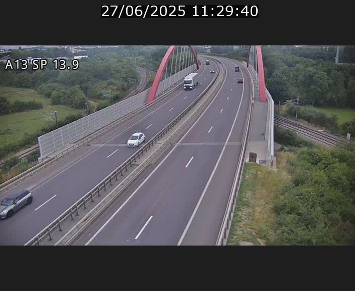 <h2>Traffic live webcam Luxembourg Kayl - A13 direction Esch-sur-Alzette/Luxembourg-ville - BK 13.9</h2>