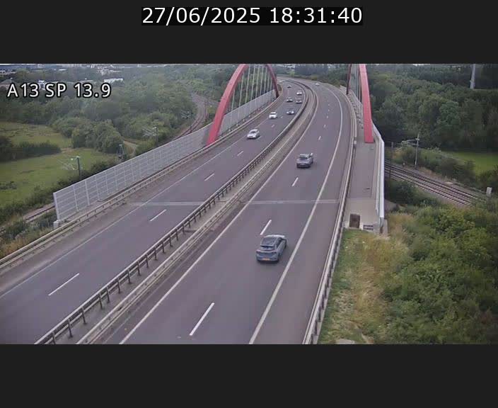 <h2>Traffic live webcam Luxembourg Kayl - A13 direction Esch-sur-Alzette/Luxembourg-ville - BK 13.9</h2>
