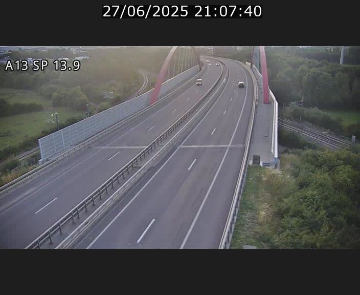 <h2>Traffic live webcam Luxembourg Kayl - A13 direction Esch-sur-Alzette/Luxembourg-ville - BK 13.9</h2>