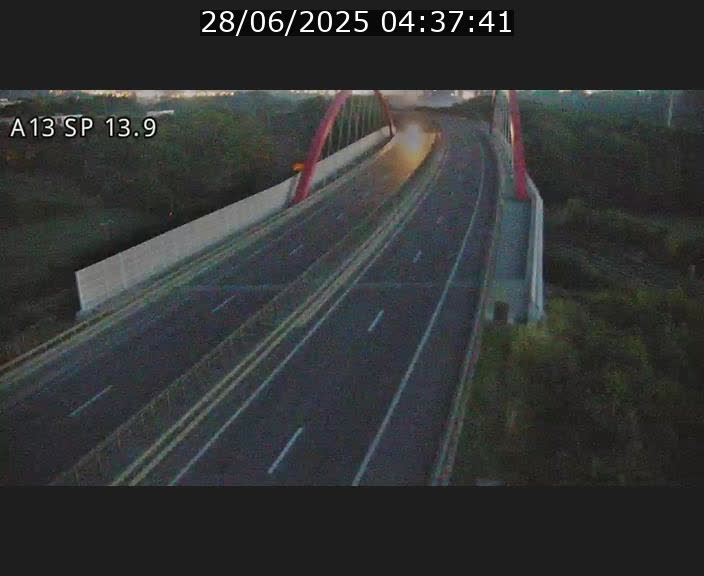 <h2>Traffic live webcam Luxembourg Kayl - A13 direction Esch-sur-Alzette/Luxembourg-ville - BK 13.9</h2>