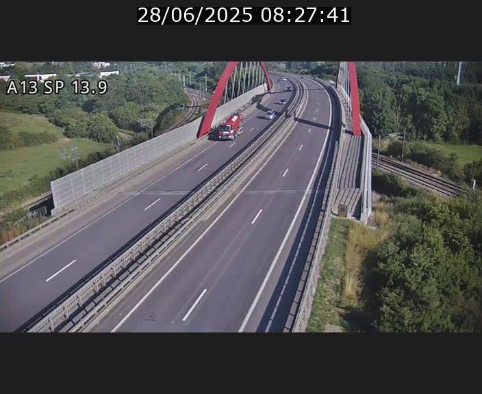 <h2>Traffic live webcam Luxembourg Kayl - A13 direction Esch-sur-Alzette/Luxembourg-ville - BK 13.9</h2>