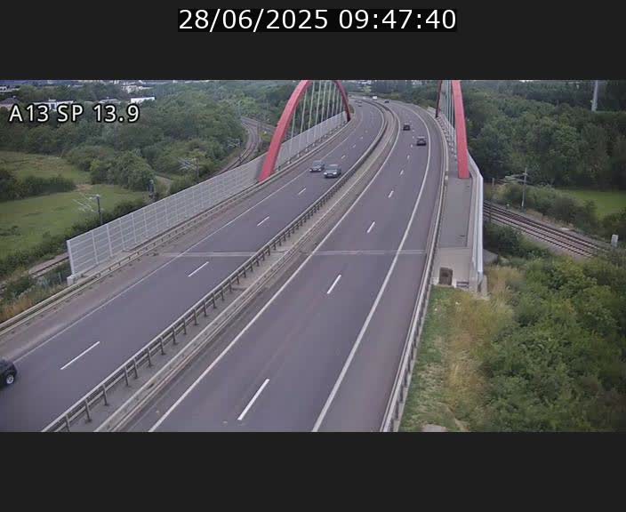 <h2>Traffic live webcam Luxembourg Kayl - A13 direction Esch-sur-Alzette/Luxembourg-ville - BK 13.9</h2>