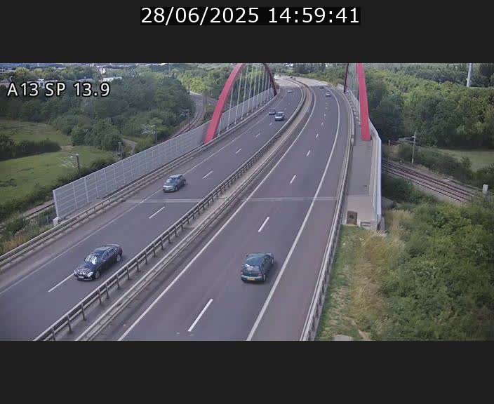 <h2>Traffic live webcam Luxembourg Kayl - A13 direction Esch-sur-Alzette/Luxembourg-ville - BK 13.9</h2>