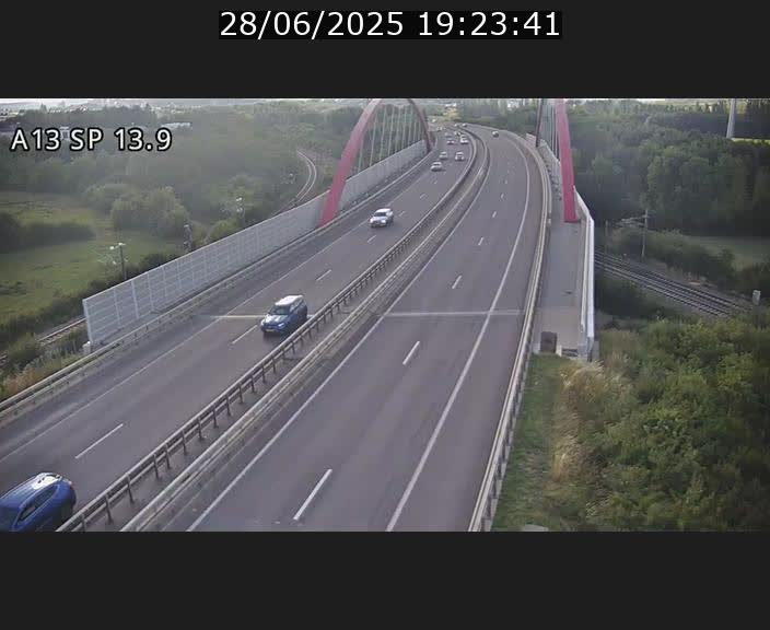 <h2>Traffic live webcam Luxembourg Kayl - A13 direction Esch-sur-Alzette/Luxembourg-ville - BK 13.9</h2>