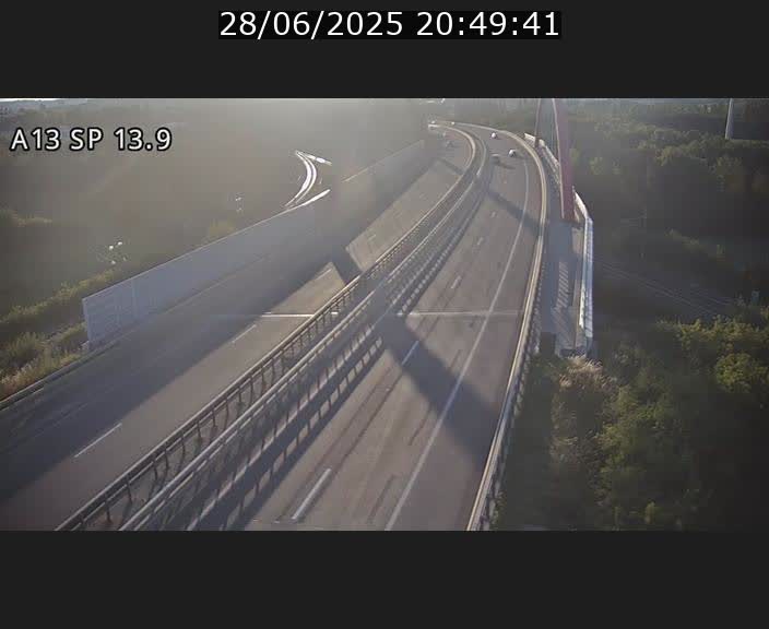 <h2>Traffic live webcam Luxembourg Kayl - A13 direction Esch-sur-Alzette/Luxembourg-ville - BK 13.9</h2>