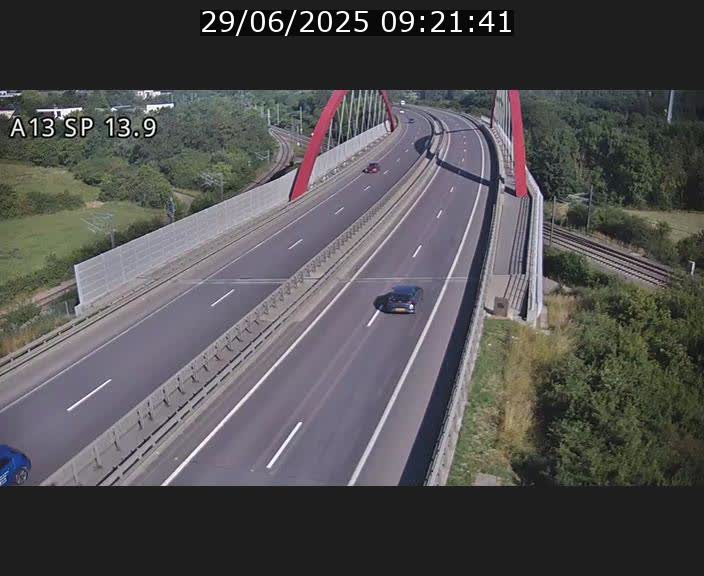 <h2>Traffic live webcam Luxembourg Kayl - A13 direction Esch-sur-Alzette/Luxembourg-ville - BK 13.9</h2>