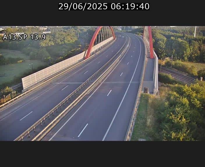 <h2>Traffic live webcam Luxembourg Kayl - A13 direction Esch-sur-Alzette/Luxembourg-ville - BK 13.9</h2>