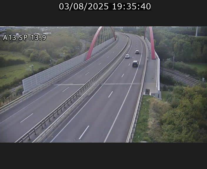 <h2>Traffic live webcam Luxembourg Kayl - A13 direction Esch-sur-Alzette/Luxembourg-ville - BK 13.9</h2>