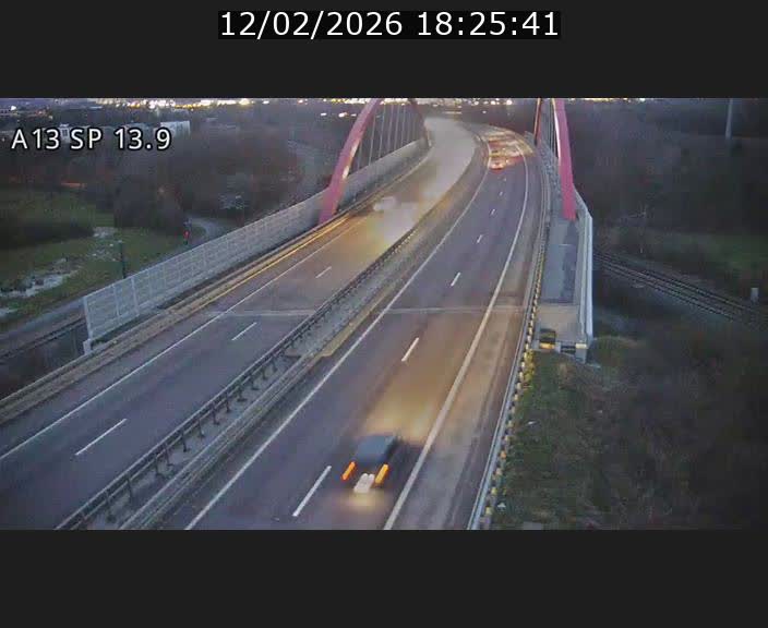 Traffic live webcam Luxembourg Kayl - A13 direction Esch-sur-Alzette/Luxembourg-ville - BK 13.9